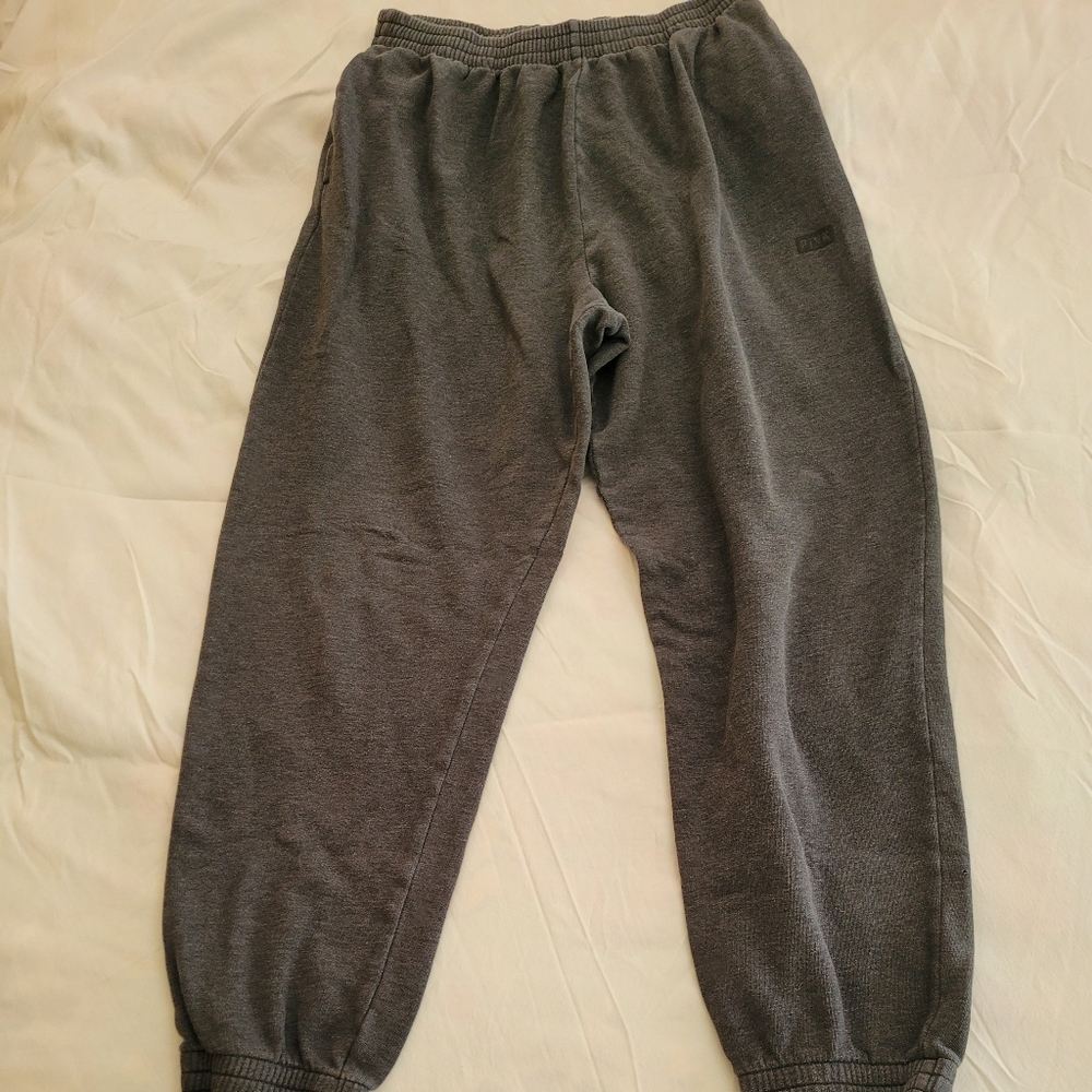 VS charcoal grey L sweatpants
